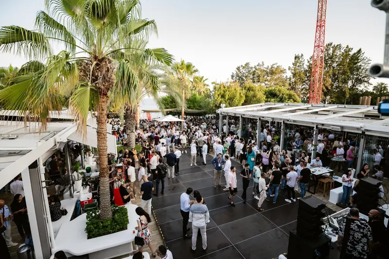 just a few days away what to expect at ifx expo international 2025 grafika numer 1