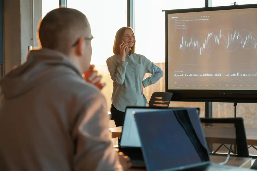 Markets Steady as Fed Signals Pause; Energy, AI, and Tech Earnings Drive Sentiment