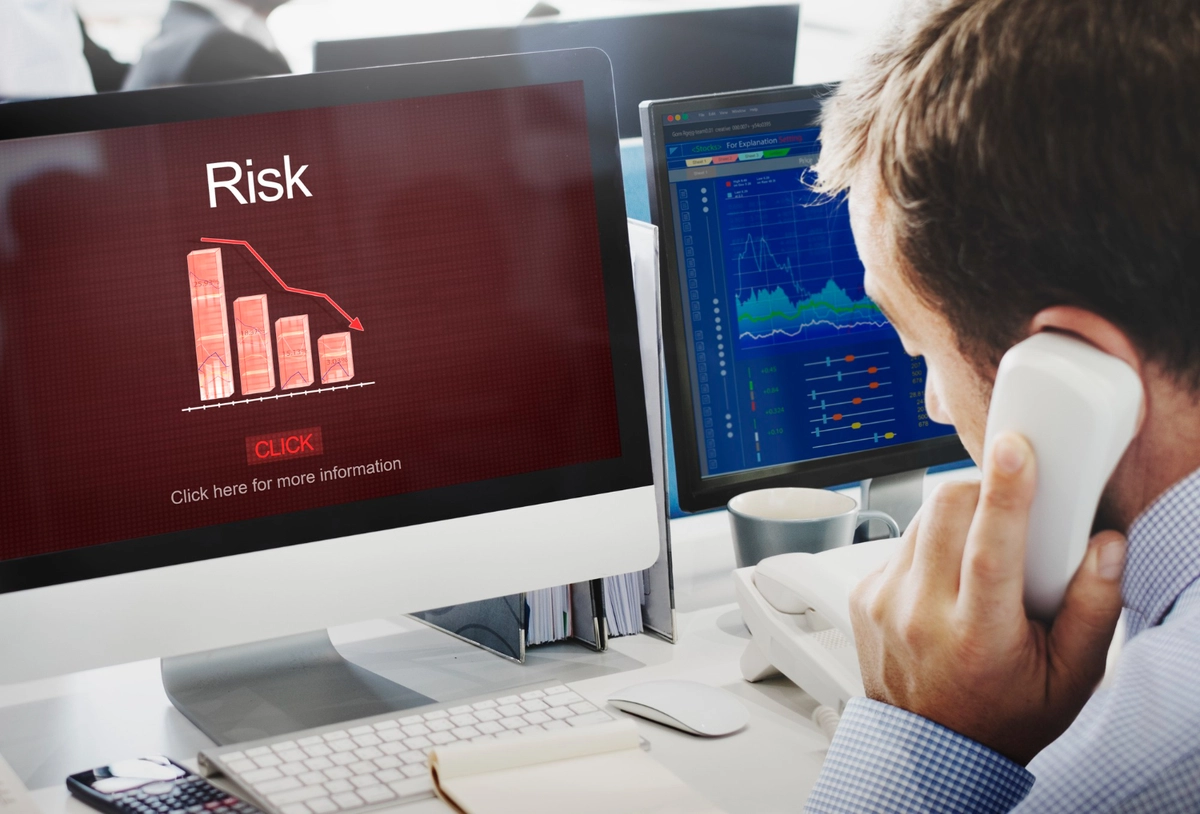 Risk Index Retreats Amid Mixed US Data and Shifting Investor Sentiment