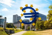 Eurozone Labour Market Stays Tight, But Wage Pressures Begin to Ease