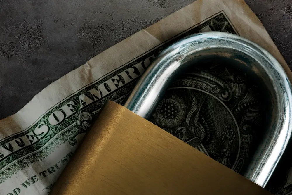 U.S. Government Shutdown: Market Reactions, Dollar Weakness, and the Gold Rush