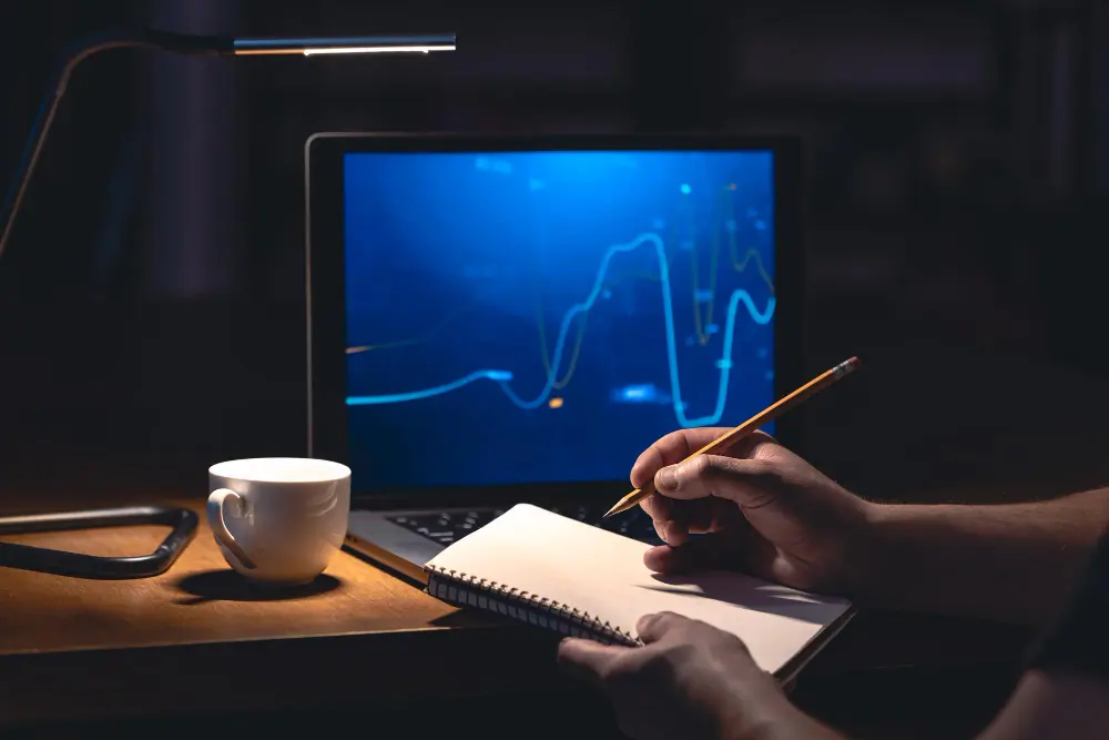 US Dollar Extends Rally on Strong Data and Technical Breakout Amid Geopolitical Tensions