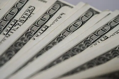 Dollar Sensitivity Peaks Ahead of Jobs Data and Tariff Deadlines