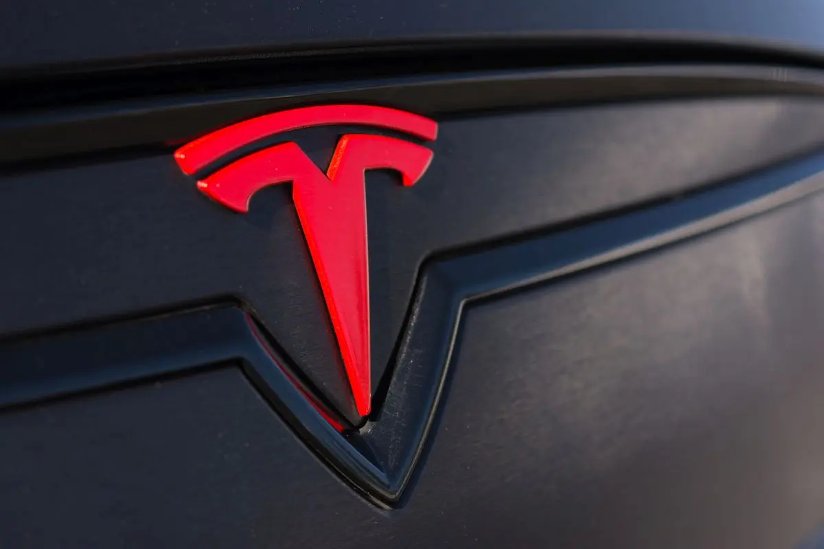 Tesla está tocando fondo: La trayectoria de crecimiento de Tesla se enfrenta a perspectivas complejas, mezcla de una mayor competencia en precios