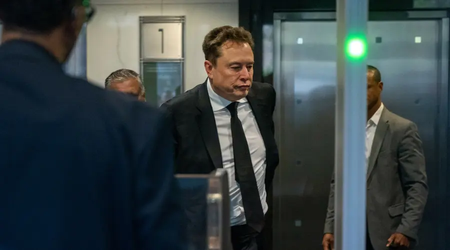 Escándalo de Elon Musk. ¡Ingeniero que advertía sobre el peligro despedido! ¿El infierno de imagen dañará el IPO de SpaceX?