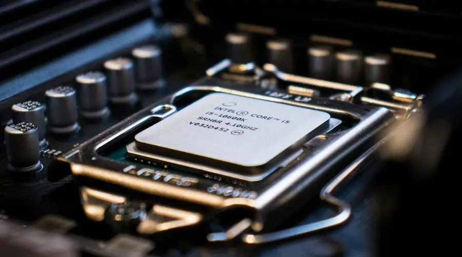 Nvidia, Intel, and AMD Stocks Over the Edge? AI Devours the Known Industry