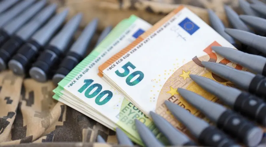 Euro falls to 4.22 PLN! Euro weakens against the franc and yen