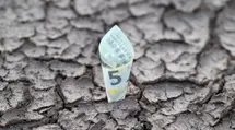 Dollar gains, stock markets in correction. The EUR/USD decline is not over yet