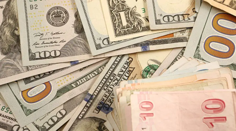 El curso del euro/dólar EUR/USD cae a 1,173. Inflación PPI en EE. UU., petróleo y geopolítica en el centro