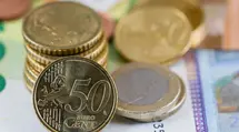 Tipo de cambio del euro y del dólar - pronósticos para los próximos días. El zloty sobrevaluado, el dólar bajo presión