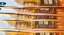 The zloty and euro make up for losses. China loses consumption momentum, and Scope warns Poland