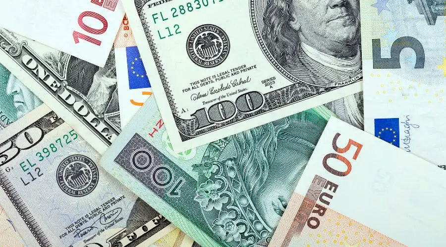 Złoty strongest for 2 weeks. Dollar loses against euro in EUR/USD