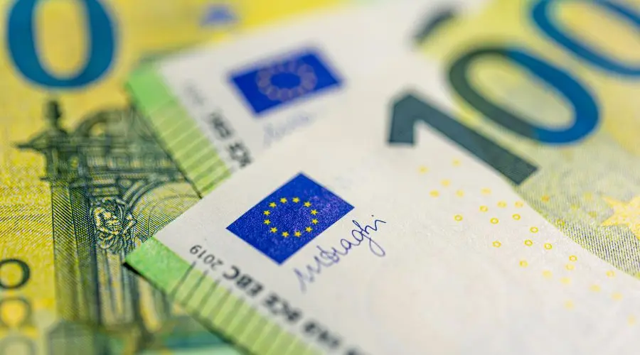 Curso del euro - pronóstico para los próximos días. ¿EUR/PLN se hundirá a 4,22 PLN?