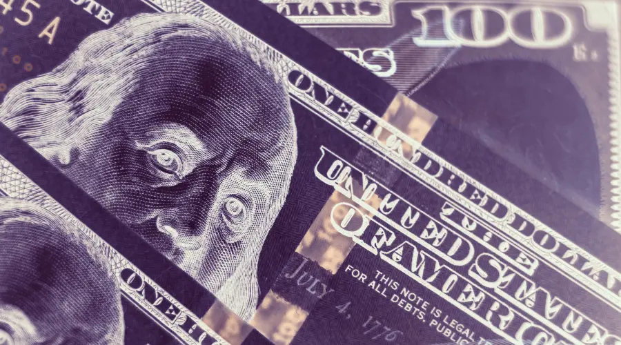 The paradox of American unemployment weakens the dollar. What does this mean for U.S. interest rates?