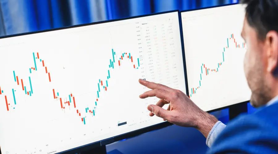 WIG20 sobrevalorizó 14 compañías. El precio de las acciones de KGHM cae casi 3%