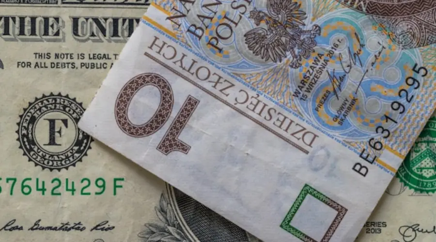 Datos de inflación al alza, y el NBP quiere recortar las tasas. El zloty más débil en años