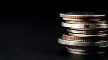 La guerra por el petróleo golpea al oro. Euro y dólar suben tras la escalada en Oriente Medio