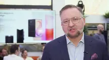 Foldable Smartphones Take Over the Premium Market. Samsung Goes for a New Format