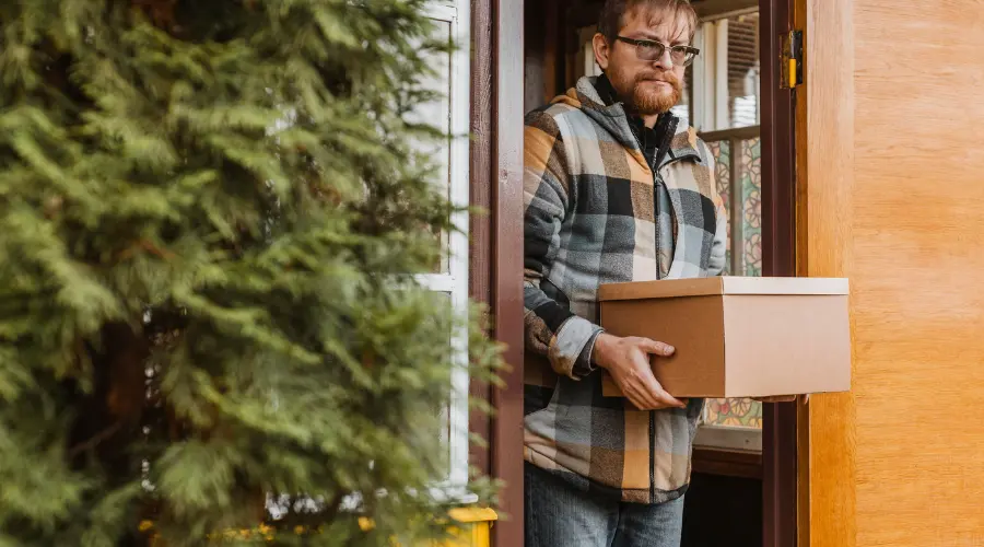 Cash on delivery does not protect against fraud. They found a loophole in the Polish Post system
