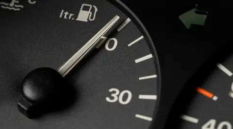 El curso EUR/PLN cae fuertemente hoy. El precio del petróleo sigue subiendo, EUR/USD en su nivel más bajo de julio