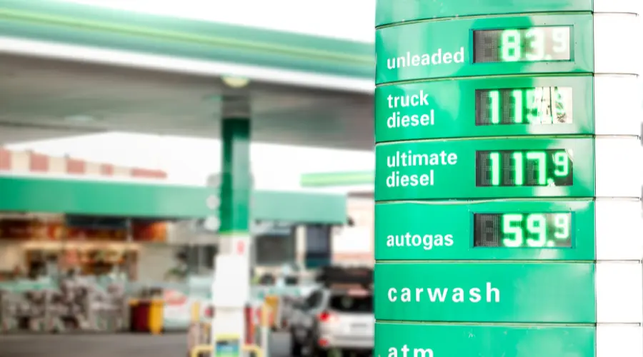 Fuel prices - forecasts for the next few days. We may not avoid a level of 8 PLN per liter