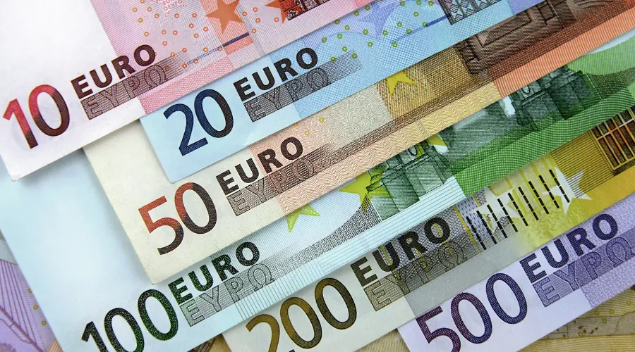 Euro rate - forecast for the current week. Eurodollar EUR/USD falls to 1.1370