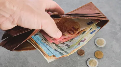 CURRENCIES: Dollar will lose, and EUR/USD awaits a painful collision