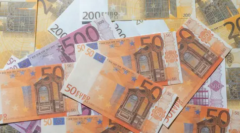 Potente sorpresa en Alemania, el oro derriba al dólar y al euro