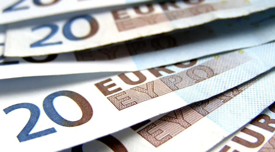 Tipo de cambio del euro - pronóstico para los próximos días. EURPLN cae a 4,24, USDPLN baja a 3,65