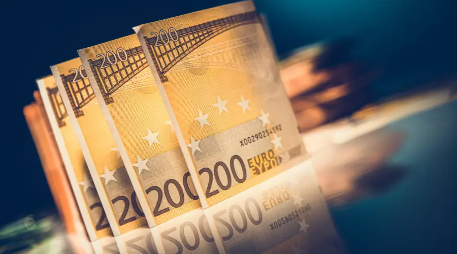 Curso del euro - pronóstico para las próximas horas (miércoles). ¿Dónde caerá EUR/PLN?