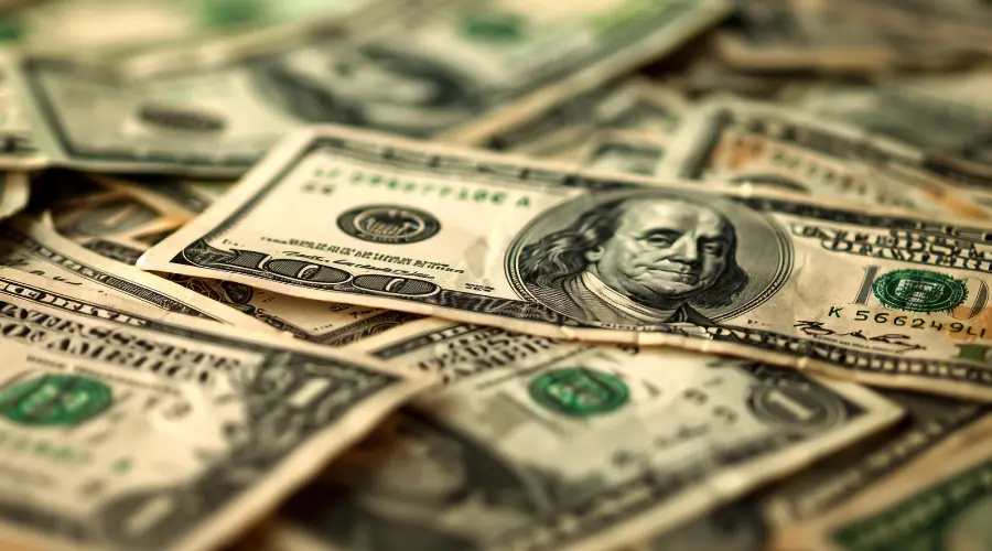 El tipo de cambio del dólar es alto. El euro sigue superando 4,26 PLN