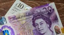 El libra bajo la sombra de la crisis política, el zloty se debilita frente al dólar