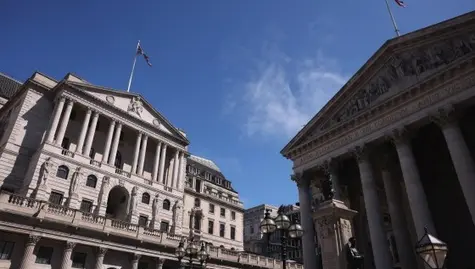 BoE Caught Between Cooling Labour Market and Persistent Price Pressures