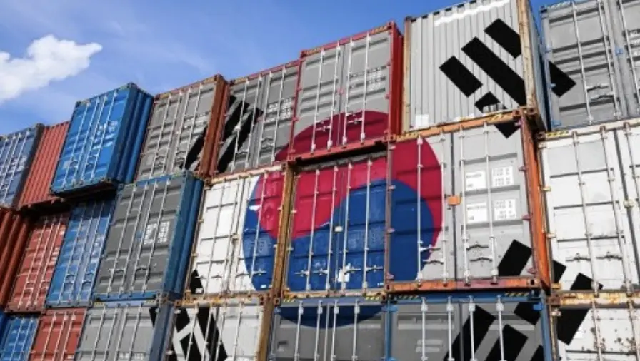 South Korea’s Economy Shows Mixed Signals: Strong Retail and Investment, but Auto Sector Hit by