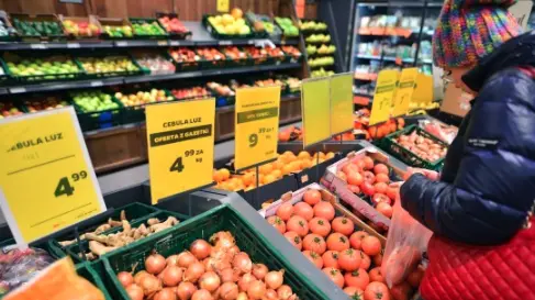 Poland: Inflation Near Target, MPC Poised for Further Rate Cuts