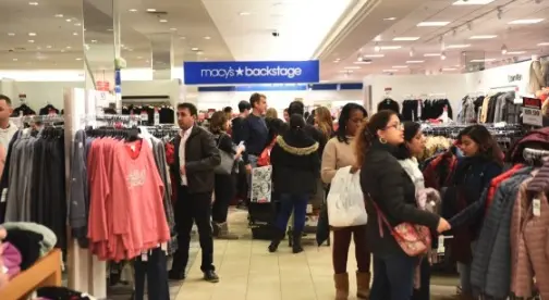 US Retail Sales Beat Forecasts in August Amid Modest Industrial Gains