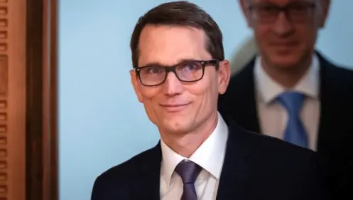 SNB Holds Rates Steady as Strong Franc and Low Inflation Persist