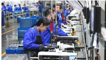 China PMI: Manufacturing Shows Recovery, Non-Manufacturing Weakens