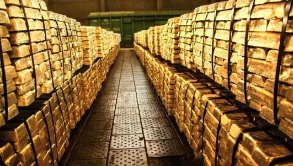 Gold Hits Record $4,000 as Central Banks and Investors Fuel Historic Rally
