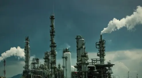 Energy and Metals Markets: Middle Distillate Strength Amid Oil Sanctions, Gold Correction, and Copper Optimism