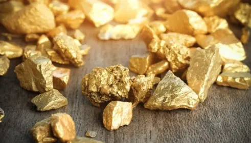 Gold Surges Past $4,000 as Safe-Haven Demand Soars; Oil and Agriculture Markets Await Key Data