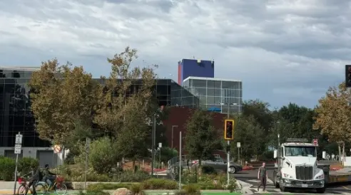 EUR Corporate Bond Supply Surges Toward €400bn in 2025, Driven by TMT and Reverse Yankee Issuance