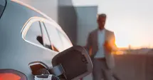 El auge de los coches eléctricos acelera. La infraestructura no sigue el ritmo del negocio