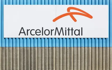 Acciones ArcelorMittal (-1,97%), Acerinox (-1,55%) y Merlin Properties (-1,32%) encabezan pérdidas en un índice Ibex 35 que inicia semana en descenso | FXMAG