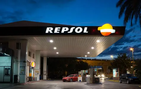 Acciones Repsol y Bankinter registran ganancias de 0,75% y 0,53% mientras índice Ibex 35 desciende 1,57% y Acciona se desploma 3,50% | FXMAG