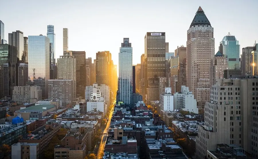 El Ibex avanza un 1,11% impulsado por una impresionante subida de Repsol | FXMAG