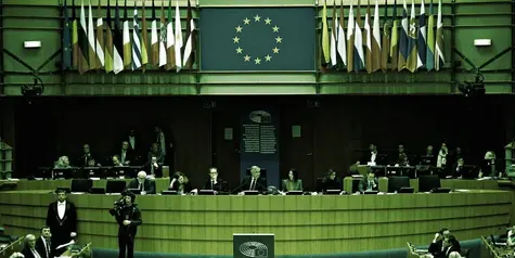 Europa Retrasa Votación de Regulaciones de Criptomonedas y Minería PoW