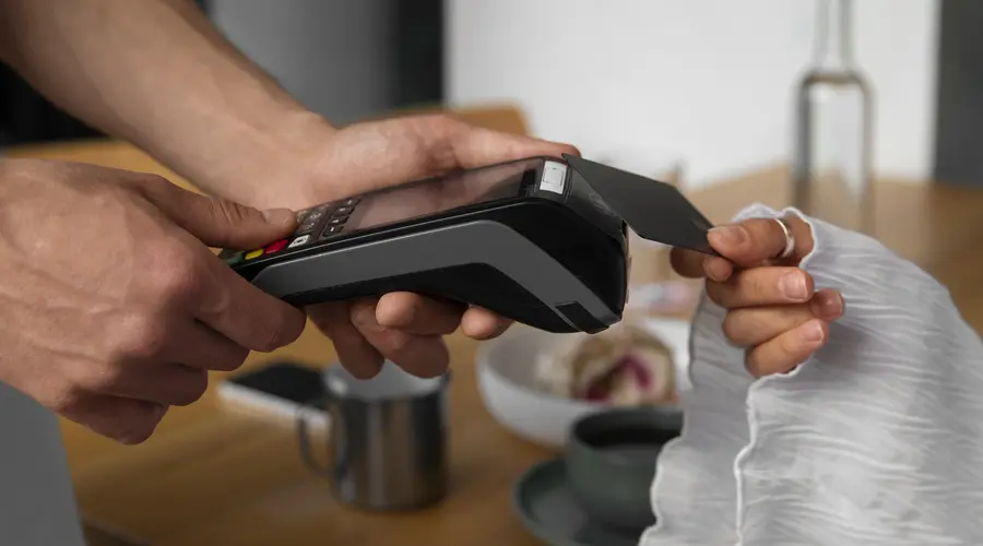 Problemas con pagos sin efectivo. La avería paralizó las compras