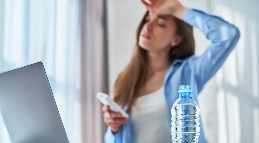 Heat outside the window, heat at the workplace. At what temperature is work illegal?