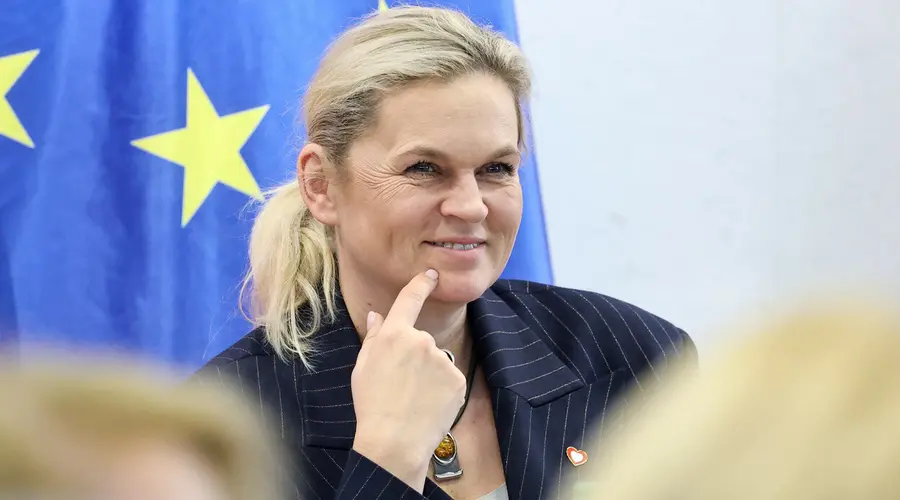 La prohibición del uso de teléfonos móviles en las escuelas se vuelve realidad. Barbara Nowacka dio la fecha